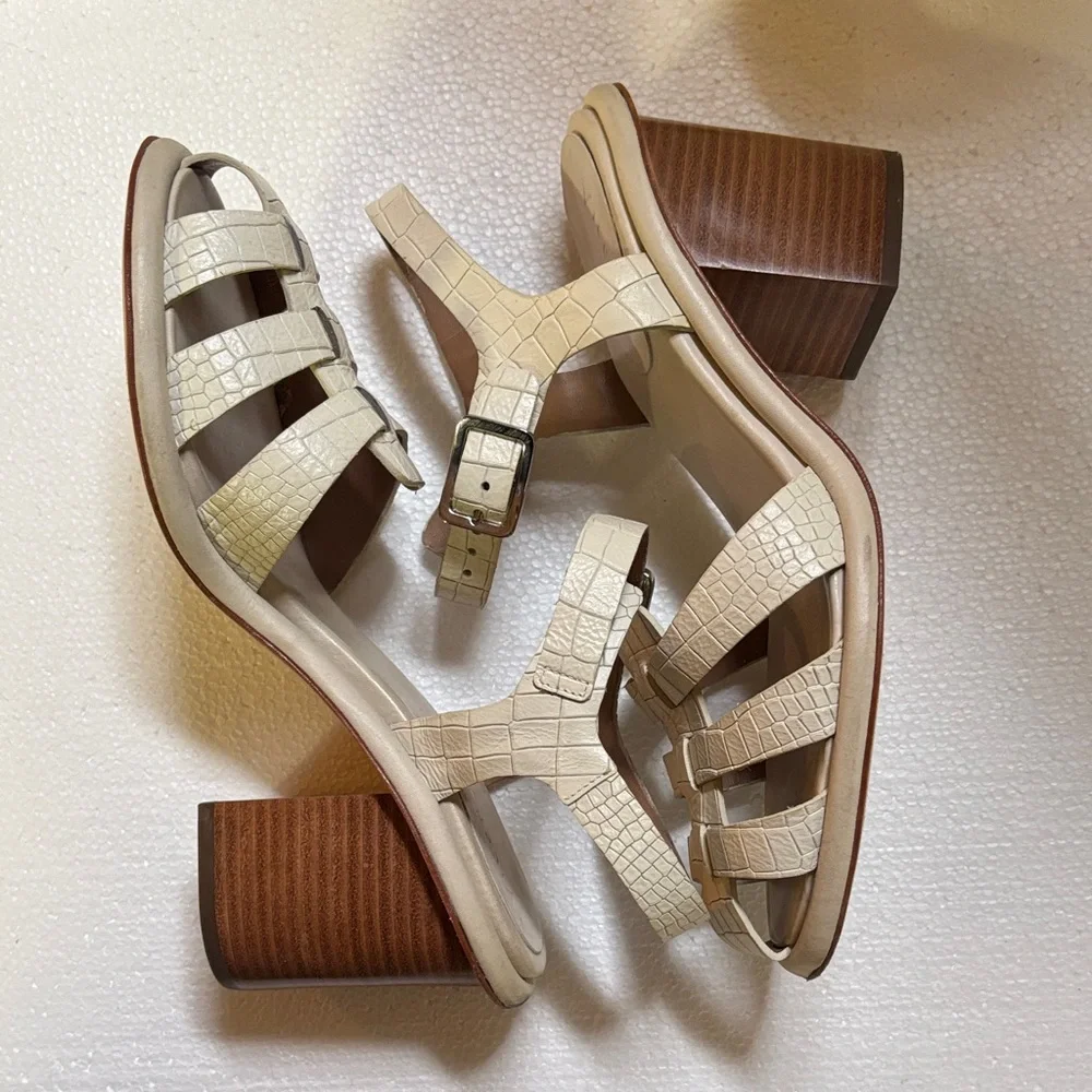 Vicenza Cream Women's Sandals - Picture 5 of 5